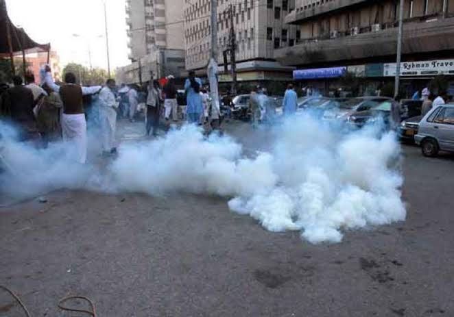 Police Teargas,Arrest Kenyan Teachers Protesting